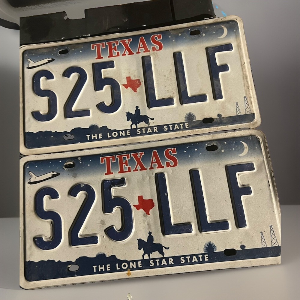VTG Texas License Plates Pair Plate #S25 LLF 1999 Texas Flag Garage Bar Decor